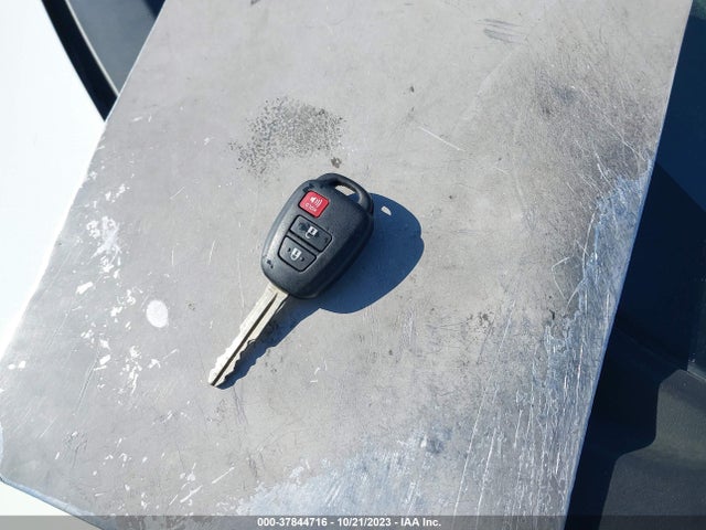 Toyota Prius C One/two/three/four 2016 JTDKDTB30G1135148 Image 11
