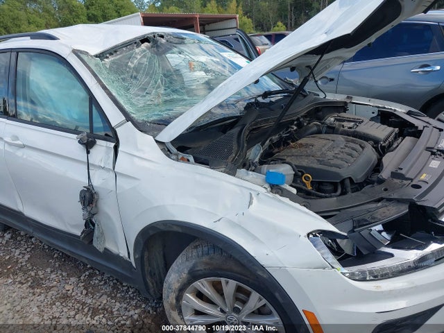3VV1B7AX0JM103681 Volkswagen TIGUAN S