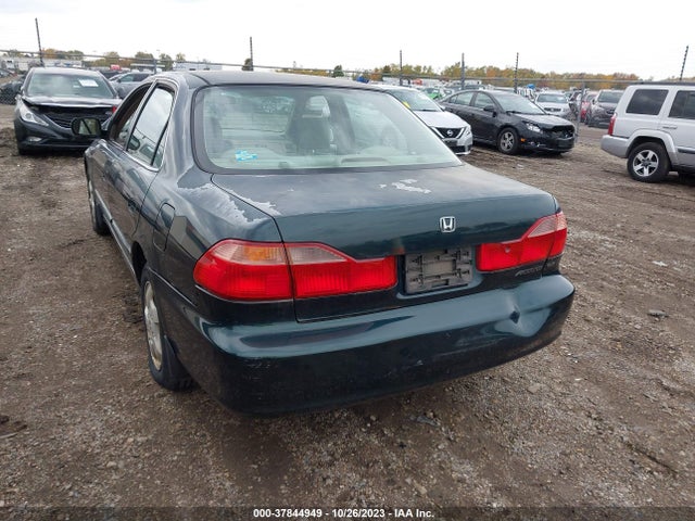 2000 HONDA ACCORD SDN EX VIN: 1HGCG5657YA080042