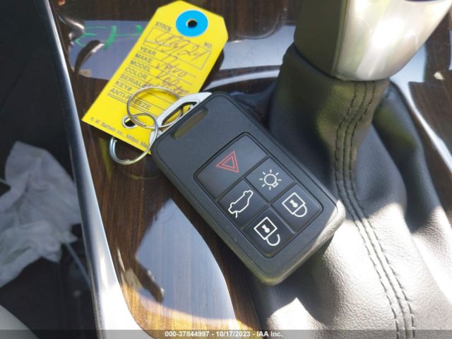 YV140MEM4H1370890 Volvo V60 Platinum