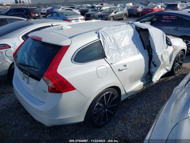 YV140MEM4H1370890 Volvo V60 Platinum