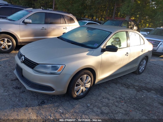 3VW2K7AJ9EM235730 Volkswagen Jetta Sedan S