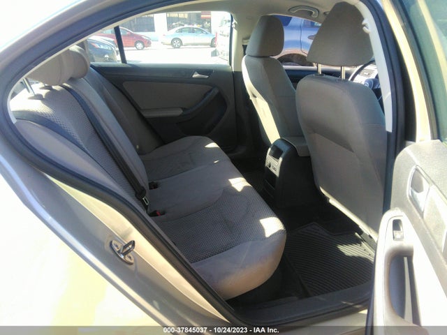 3VW2K7AJ9EM235730 Volkswagen Jetta Sedan S