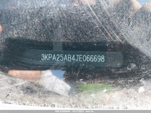 3KPA25AB4JE066698 KIA Rio 5-door Lx