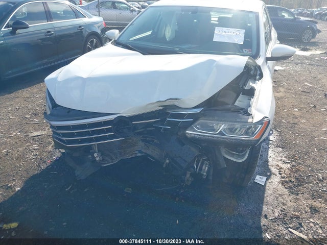 1VWBA7A37JC030455 Volkswagen Passat 2.0t Se
