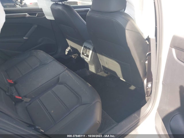 1VWBA7A37JC030455 Volkswagen Passat 2.0t Se