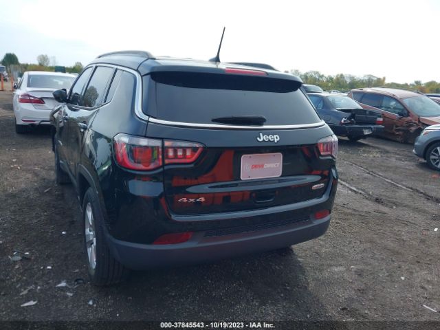3C4NJDBB2JT246111 Jeep Compass Latitude
