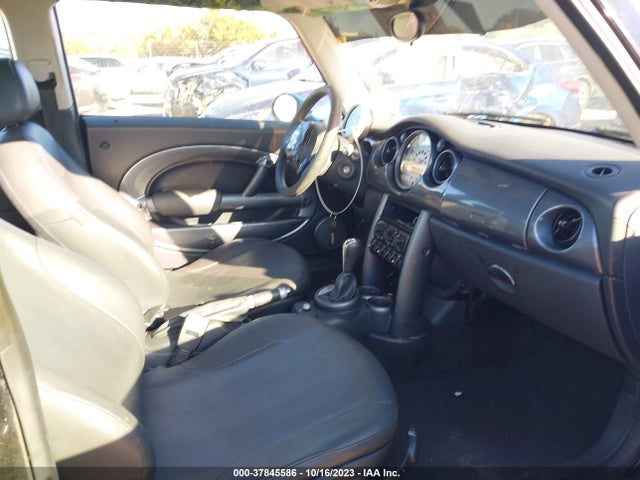 2003 MINI COOPER HARDTOP WMWRC33483TJ50887 Photo 4