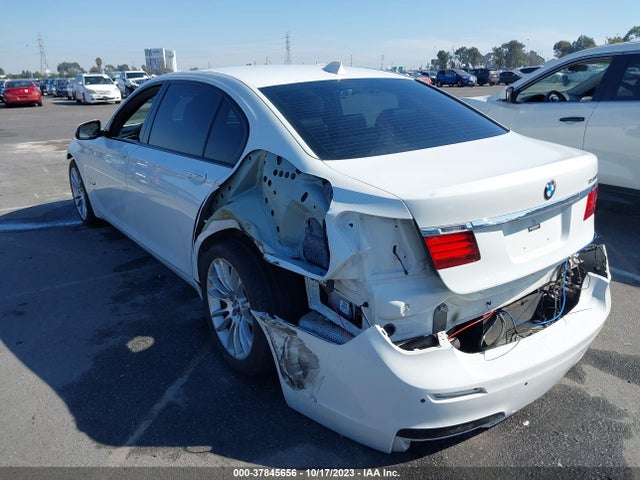 WBAYE8C57FD781589 BMW 7 Series 750li