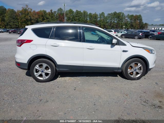 1FMCU9GX1GUA25223 Ford ESCAPE SE