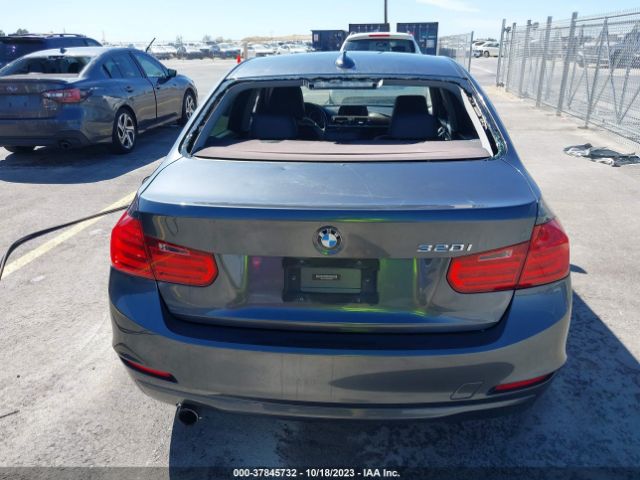 WBA3B1C52EP678586 BMW 3 Series 320i