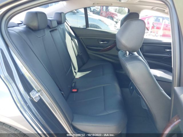 WBA3B1C52EP678586 BMW 3 Series 320i