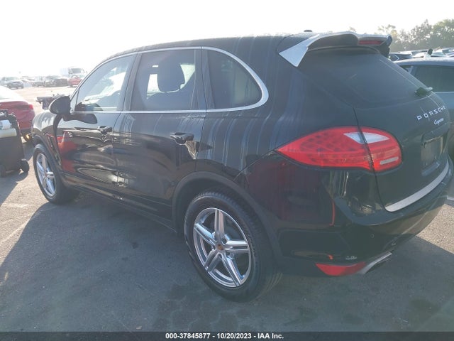 2014 PORSCHE CAYENNE WP1AA2A24ELA08488 Photo 2