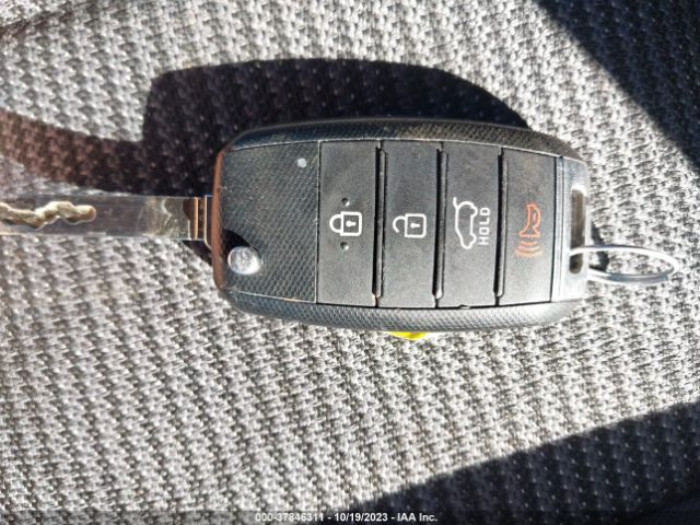 KNDCB3LC7H5036703 KIA NIRO FE