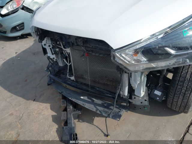 3N1CP5CU6KL564717 Nissan KICKS SR