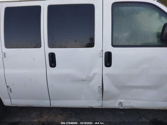 Chevrolet Express 2500 Work Van 2017 1GCWGAFF4H1127461 Image 13