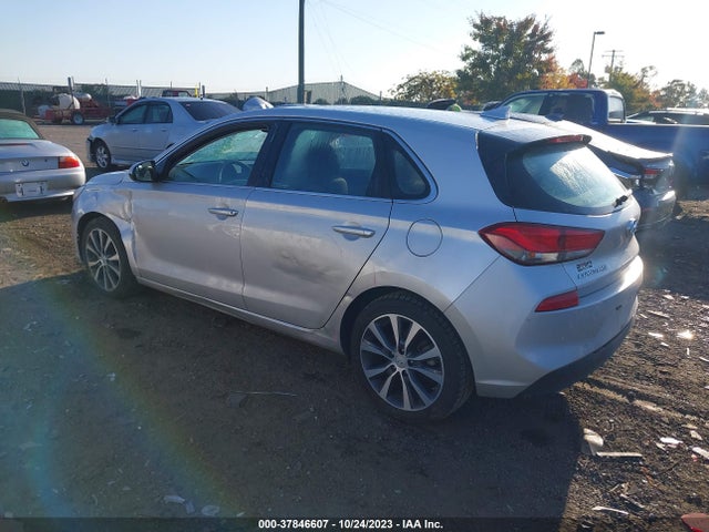 Hyundai ELANTRA GT 2018 KMHH35LE4JU030509 Image 3