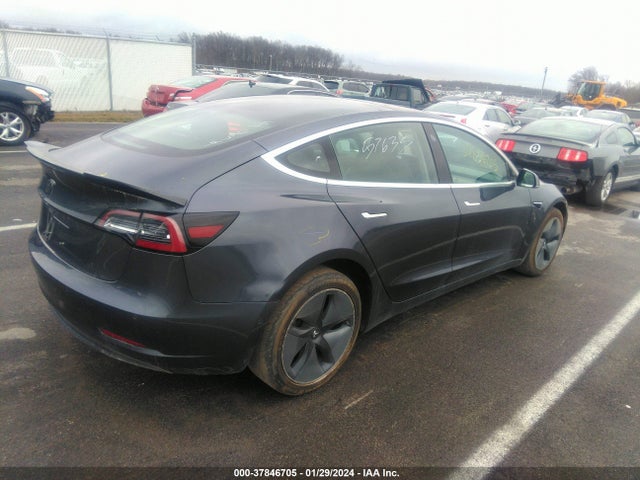 5YJ3E1EA6JF153622 Tesla Model 3 Mid Range/long Range