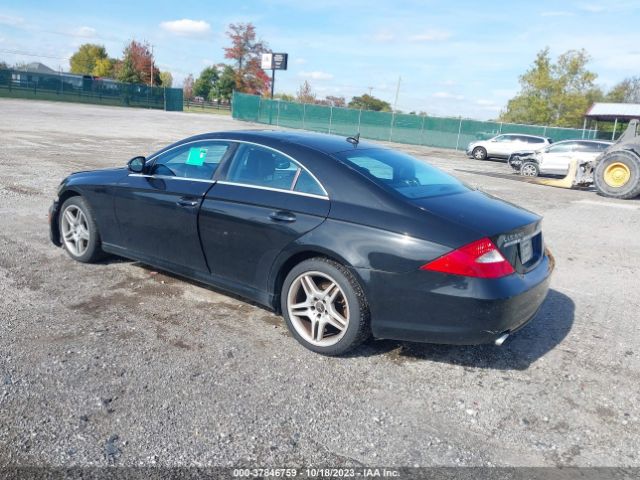 2007 MERCEDES-BENZ CLS-CLASS WDDDJ72X97A097954 Photo 2
