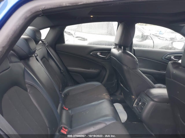 Chrysler 200 S 2015 1C3CCCDG1FN644183 Image 8
