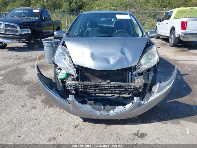 2010 HONDA FIT SPORT VIN: JHMGE8G49AC033908