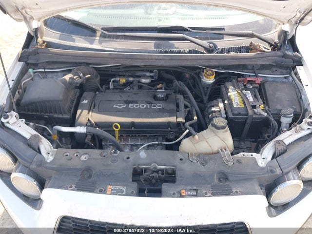 Chevrolet SONIC LT 2015 1G1JC5SH7F4168367 Image 10