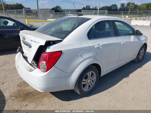 Chevrolet SONIC LT 2015 1G1JC5SH7F4168367 Image 4
