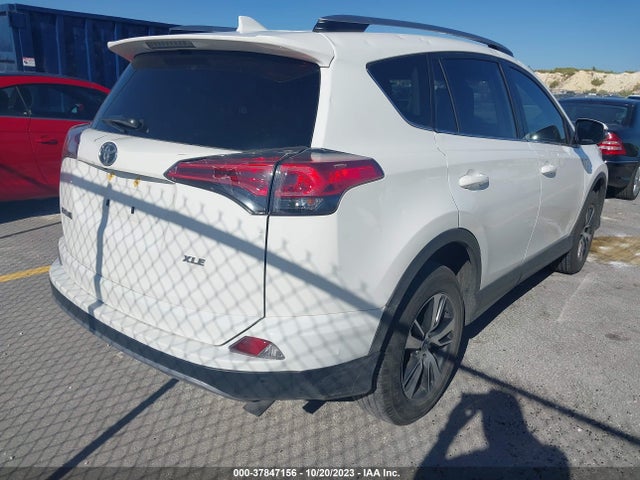 2018 TOYOTA RAV4 ADVENTURE/XLE VIN: JTMWFREV8JJ752624