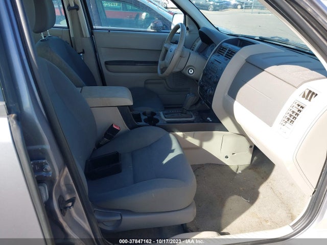 2008 FORD ESCAPE XLS VIN: 1FMCU92Z88KD58332