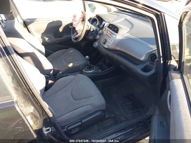 2013 HONDA FIT VIN: JHMGE8G3XDC066959
