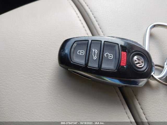 WVGEF9BP0FD003027 Volkswagen Touareg Lux