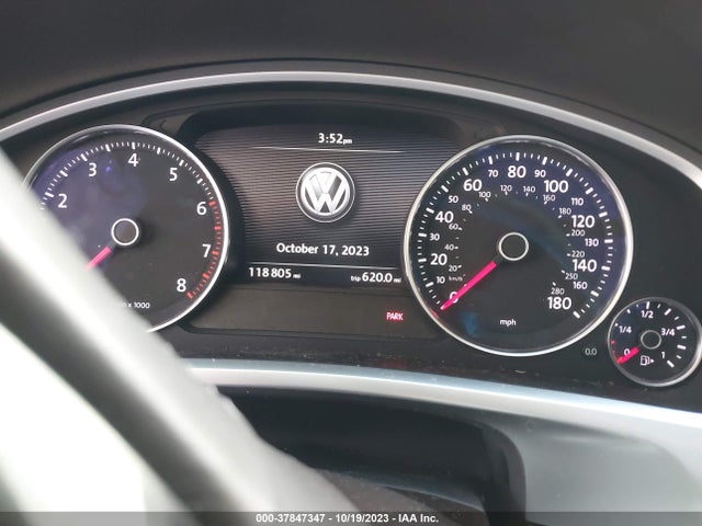 WVGEF9BP0FD003027 Volkswagen Touareg Lux