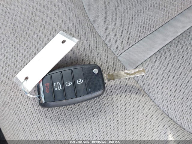 KIA Optima Lx 2016 KNAGT4L32G5101246 Image 11