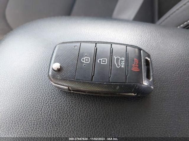 KNDJN2A28G7847951 KIA Soul Base