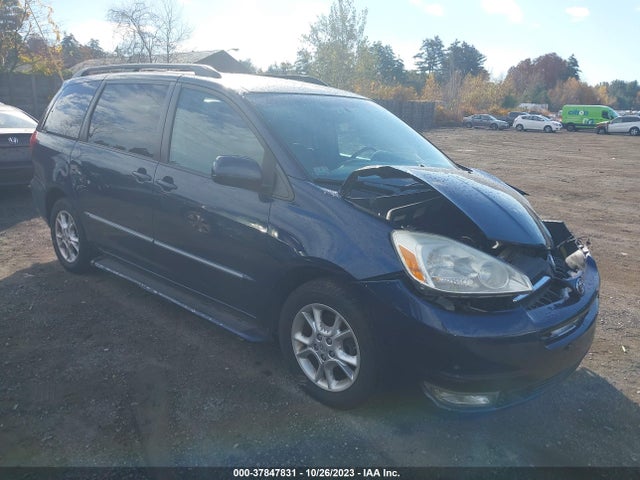 2005 TOYOTA SIENNA XLE VIN: 5TDBA22C45S052292