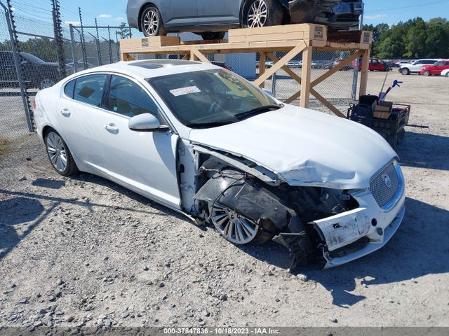 2012 JAGUAR XF SAJWA0HB2CLS33346 Photo 0