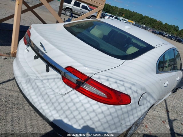 2012 JAGUAR XF SAJWA0HB2CLS33346 Photo 3