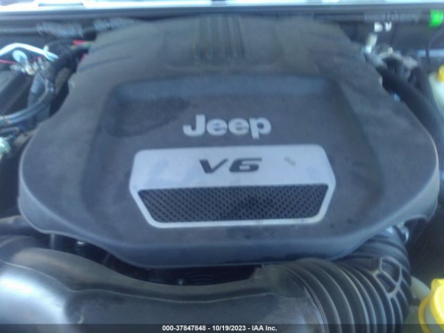 1C4BJWEG1HL700442 Jeep Wrangler Unlimited Sahara