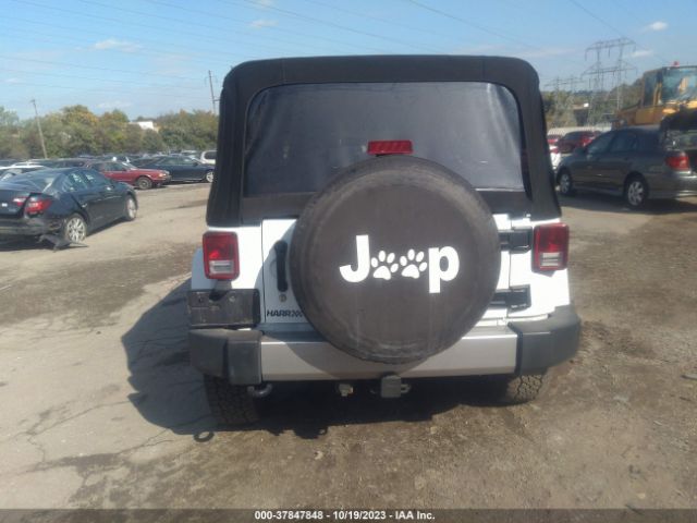 1C4BJWEG1HL700442 Jeep Wrangler Unlimited Sahara