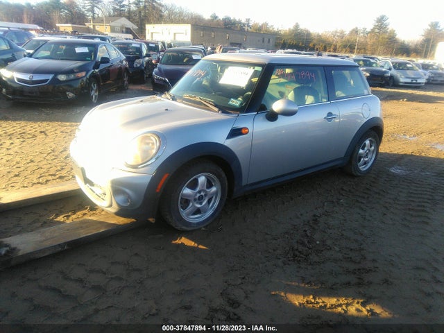 2011 MINI COOPER HARDTOP WMWSU3C54BT099507 Photo 1