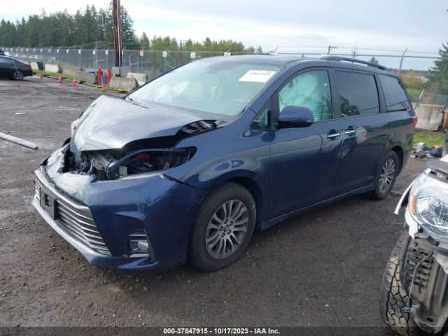 5TDYZ3DCXJS920716 Toyota SIENNA XLE