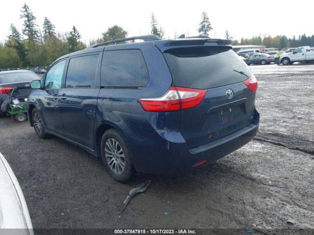 5TDYZ3DCXJS920716 Toyota SIENNA XLE