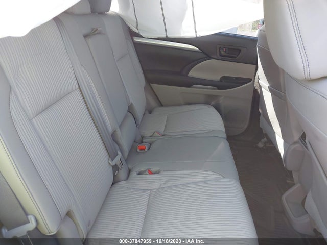 Toyota Highlander Le 2015 5TDZKRFH3FS074585 Image 8