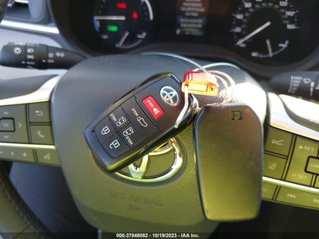 2022 TOYOTA SIENNA XLE VIN: 5TDYRKEC7NS109115