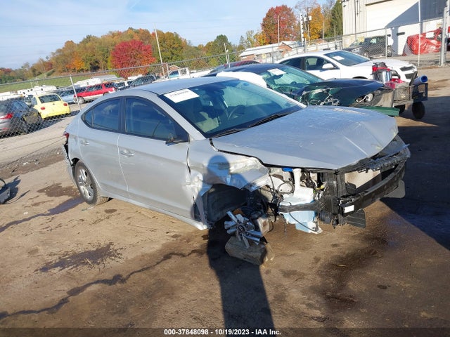 2019 5NPD84LF1KH472411 main image