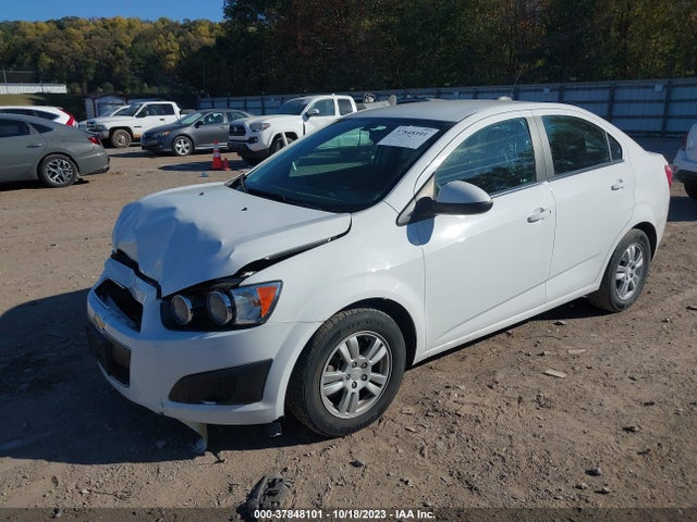 Chevrolet SONIC LT 2016 1G1JC5SH4G4184754 Image 2