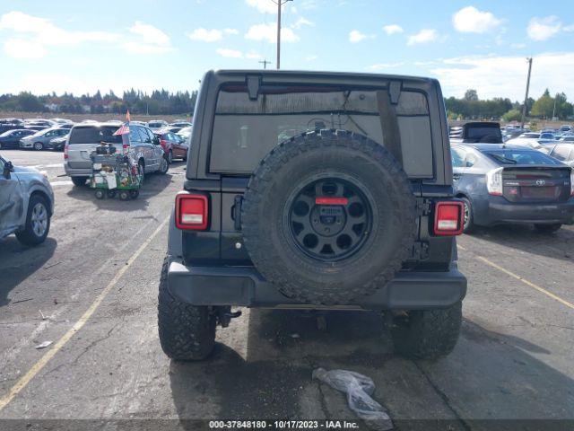 1C4HJXDN6JW301806 Jeep Wrangler Unlimited Sport S