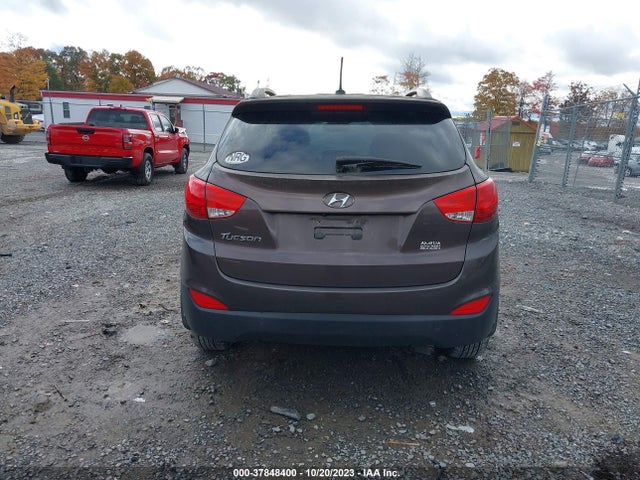 2015 HYUNDAI TUCSON SE VIN: KM8JU3AG5FU030372