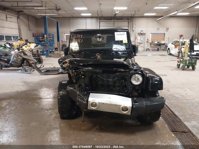 2015 JEEP WRANGLER UNLIMITED SAHARA VIN: 1C4BJWEG2FL562679