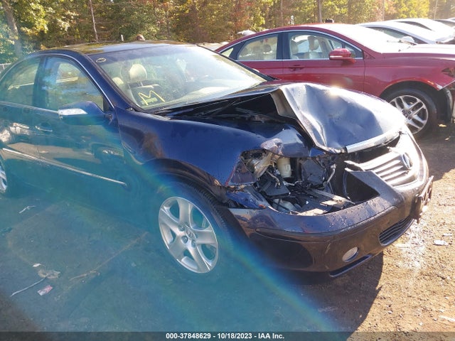 2005 ACURA RL VIN: JH4KB16585C020576
